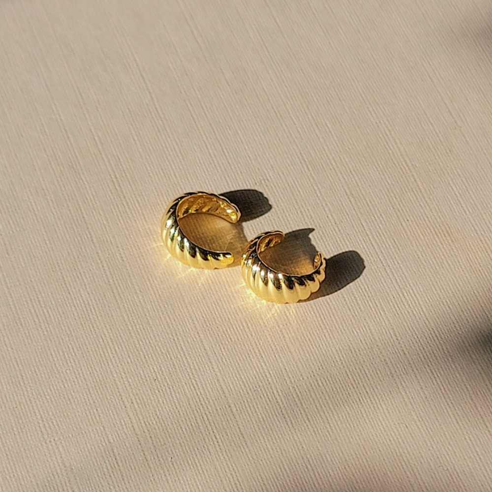 Nwot Shashi Ear Cuff Earrings